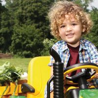 Immagine di Trattore John Deere Ground Force con Rimorchio 