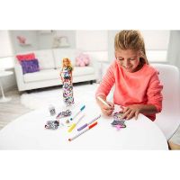 Immagine di Barbie Crayola Colora la Moda con Pennarelli e Abiti da Colorare 