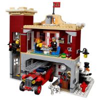 LEGO Creator Expert Caserma dei Pompieri del Villaggio Invernale 10263 