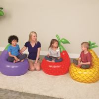 Immagine di Poltroncina Gonfiabile Fruit Kiddie 3 Modelli Assortiti 3-10 Anni 