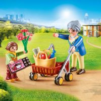 Immagine di City Life: Nonna con Nipote 70194 