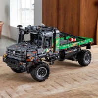 LEGO Technic Camion Fuoristrada 4x4 Mercedes-Benz Zetros 42129