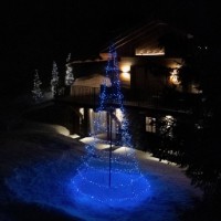 Twinkly Light Tree Albero luminoso Smart con 1200 LED RGBW integrati, 8 metri