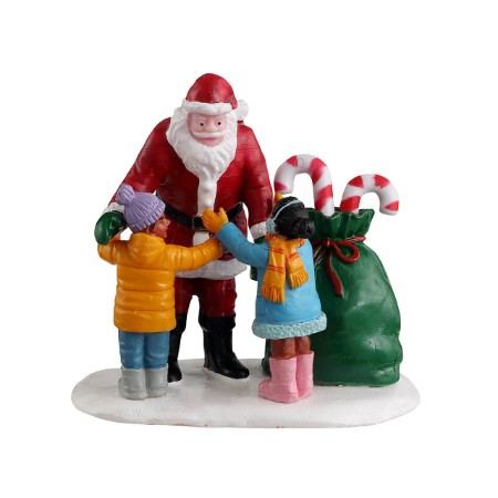 32211 Santa Gets A Hug Lemax