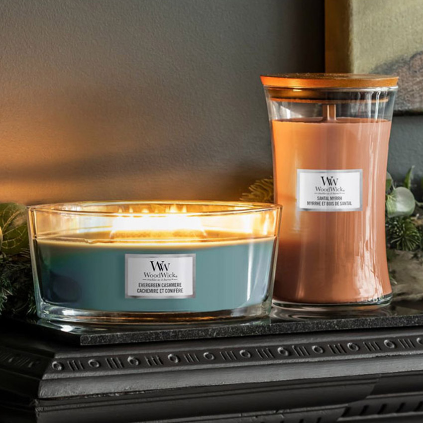 Candela WoodWick Profumata Fraser Fir - Stoppino Scoppiettante Come Camino