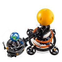 LEGO Technic Pianeta Terra e Luna in Orbita 42179