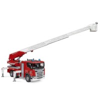 Bruder Autocarro Pompieri Scania Super 560R con Scala Girevole, Pompa dell'Acqua e Modulo Luci e Suoni 03591