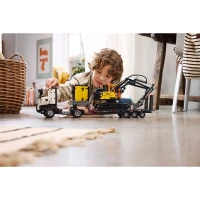LEGO Technic Autocarro Volvo FMX ed Escavatore Elettrico EC230 42175