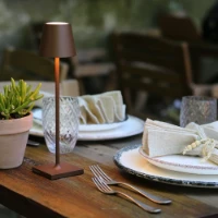 Zafferano Poldina Pro Micro Lampada da Tavolo Ricaricabile Corten