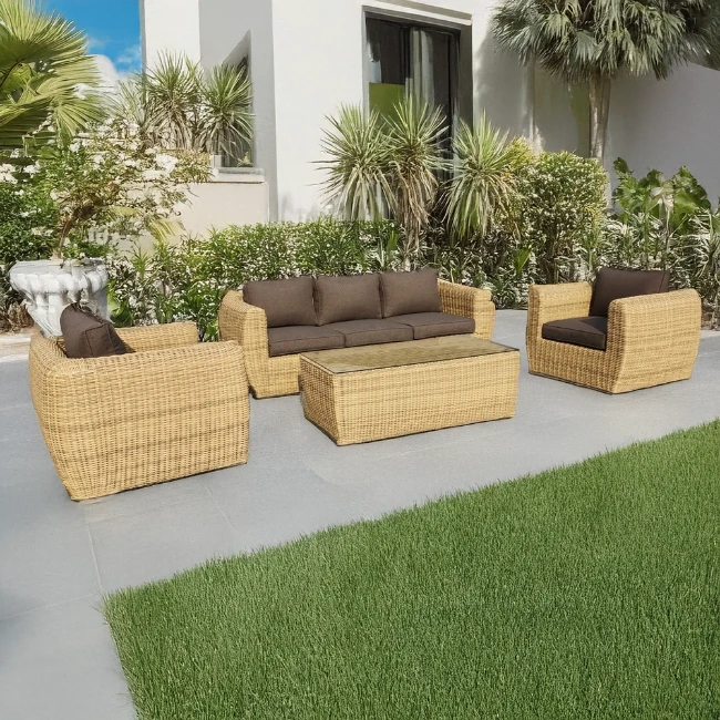 Salotto da giardino Malaga in rattan sintetico 5 posti con tavolino e cuscini di aTe Casa