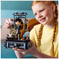 LEGO Wednesday Personaggio di Mercoledì Addams 76780