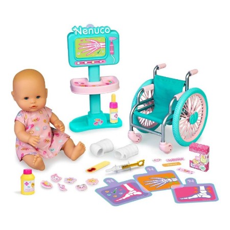 Nenuco Emergency Doctor Bambola 35 cm con Sedia a Rotelle