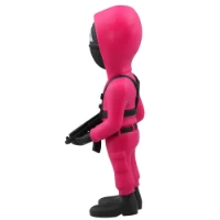Immagine di Minix - Squid Game Masked Triangle Guard - Statuetta da Collezione in PVC 12 cm