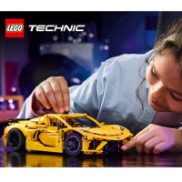 LEGO Technic Chevrolet Corvette Stingray 42205