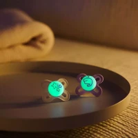 Immagine di Mam Original Start Night Ciuccio Ortodontico in Caucciù con Bottone Luminoso - Confezione 2 Ciucci da 0m+