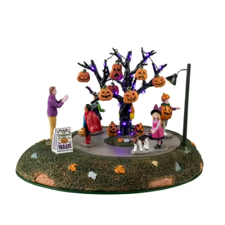 Immagine di Lemax 44357 Trick Or Treaters Parade