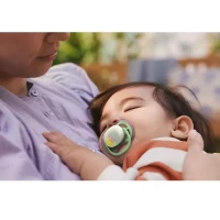 Immagine di Philips Avent Ultra Air Night Set 2 Ciucci con Bottone Luminoso 6-18 Mesi