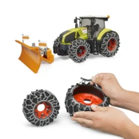  Bruder Trattore Claas Axion 950 con Catene e Spalaneve 03018
