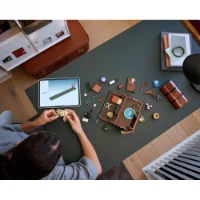 LEGO Wednesday Wednesday Appartamento di Mano 76785
