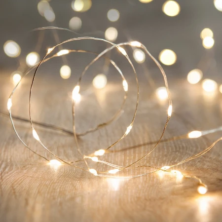 Catena di Luci 100 nanoLED Bianco Caldo a Batteria con Timer - Cavo di Metallo 5m per Decorazioni Natalizie	