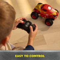 Include: 1 Monster Jam RC in scala 1:24, 1 telecomando, 1 guida di istruzioni