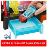 Cars Autolavaggio Super Corse Playset con Saetta Cambia Colore