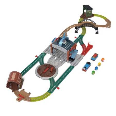 Fisher-Price Il Trenino Thomas Pista Centro di Consegna Barili con Trenino Motorizzato in Versione Classica