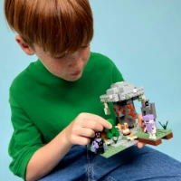 Immagine di LEGO® Minecraft® Giardino Pallido 21586
