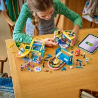 Immagine di LEGO® Friends Casa dell’Amicizia di Heartlake City 42689