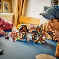 Immagine di LEGO® NINJAGO® La bottega delle Quattro Armi – 15° anniversario 71858