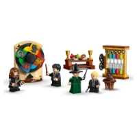 Immagine di LEGO® Harry Potter™ Castello di Hogwarts™: Cerimonia del Cappello Parlante™ 76460
