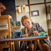 Immagine di LEGO® Harry Potter™ Castello di Hogwarts™: Ala dell’infermeria 76463