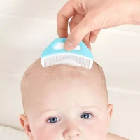 Immagine di Frida Baby FlakeFixer Sistema 3 Fasi per Crosta Lattea con Spugna, Spazzola e Pettine