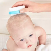 Immagine di Frida Baby FlakeFixer Sistema 3 Fasi per Crosta Lattea con Spugna, Spazzola e Pettine