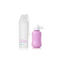 Immagine di Frida Mom Peri Bottle Bidet Portatile Post Parto, Flacone Lavaggio Perineo e Igiene Intima con Borsa Impermeabile inclusa