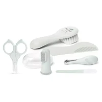 Immagine di Suavinex Set Manicure Neonato in Beauty Case Idrorepellente con Zip - Spazzola Morbida, Pettine, Spazzolino da Dito, Forbicine, Lima, Tagliaunghie