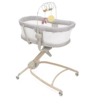 Immagine di Chicco Armonia Baby Hug 4 in 1 - Culla Neonato Convertibile a Sdraietta/Seggiolone/Prima Sedia con Barra Giochi e Ruote Piroettanti - da 0 a 36 Mesi