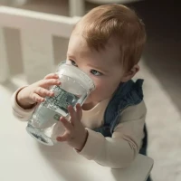 Immagine di MAM Easy to Drink Cup 360° Tazza Antigoccia Bambini in Tritan con Valvola in Silicone - dai 8 Mesi 
