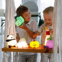 Immagine di InnoGio GIOeggplant Lampada Antibuio per Bambini in Silicone Morbido - Ricaricabile con USB-C