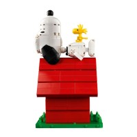 LEGO Ideas Peanuts: la Cuccia di Snoopy 21368