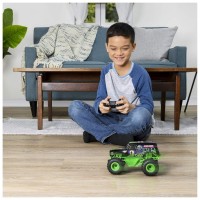 Monster Jam Grave Digger in Scala 1:24 con Radiocomando