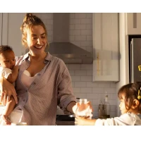 Immagine di Medela Motion InBra Tiralatte Elettrico Indossabile Singolo Hands-Free con 9 Livelli di Aspirazione